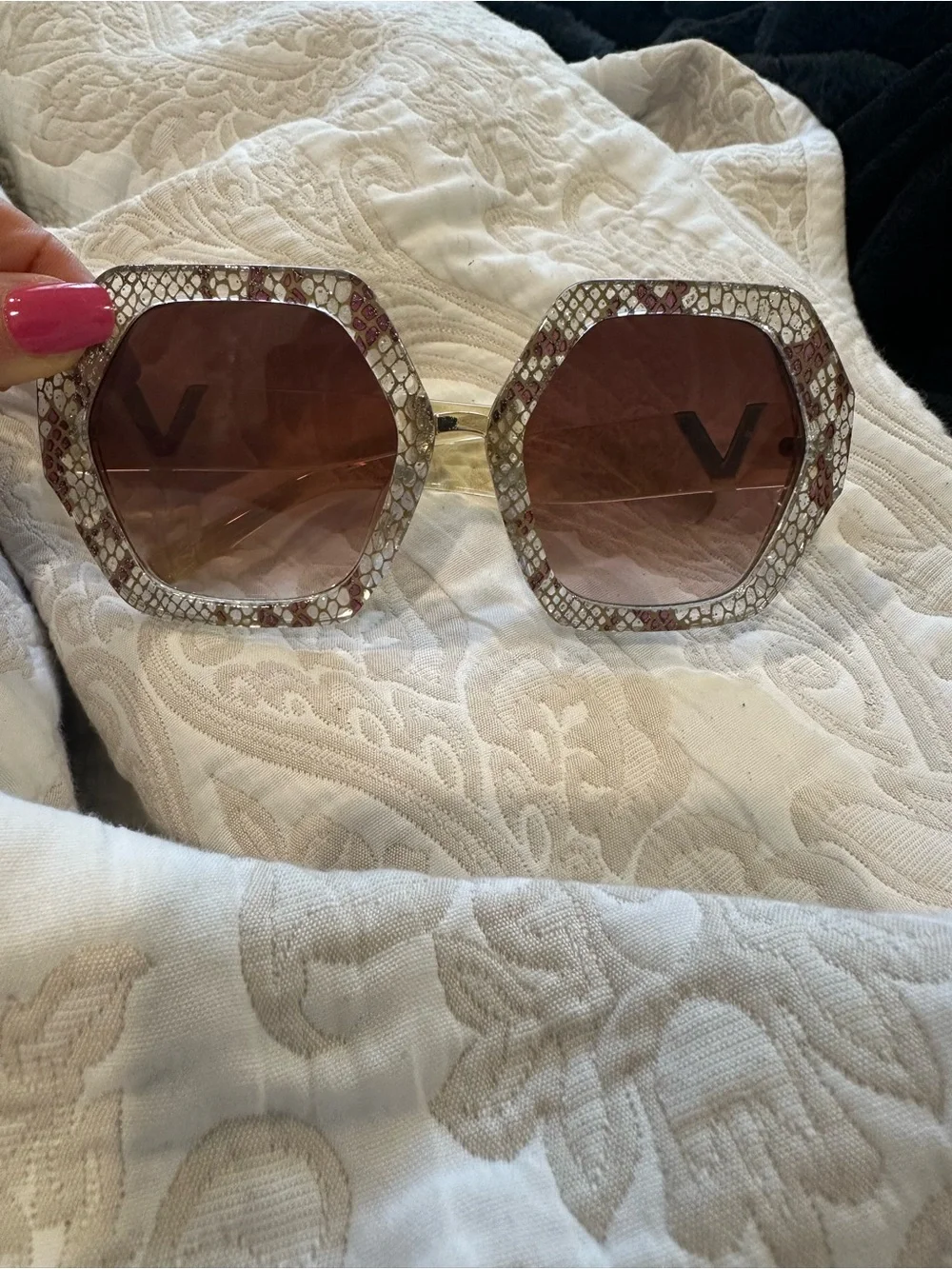 Snakeskin big brown V sunglasses ! New
